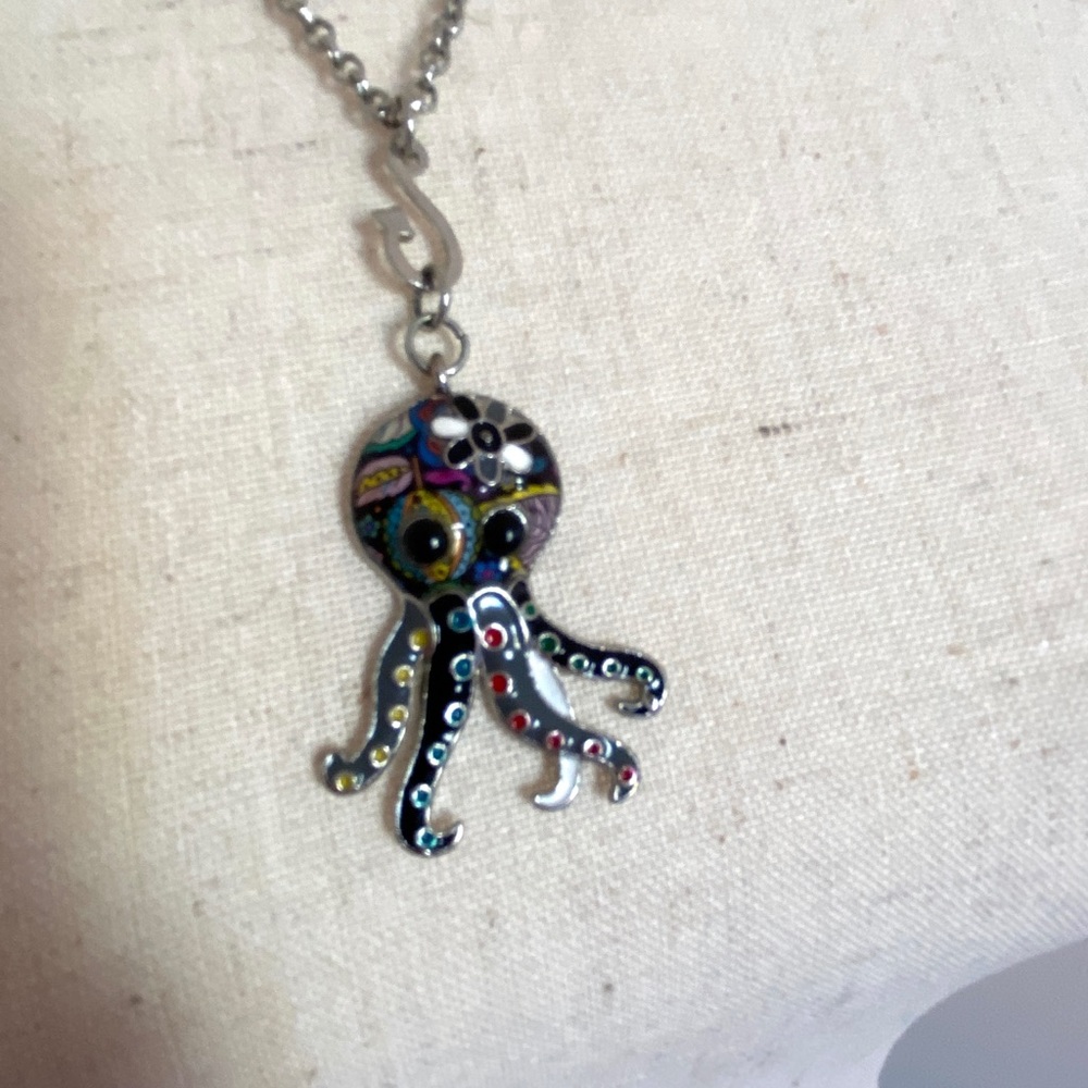 Decorative Octopus Pendant Necklace - Picture 11 of 11